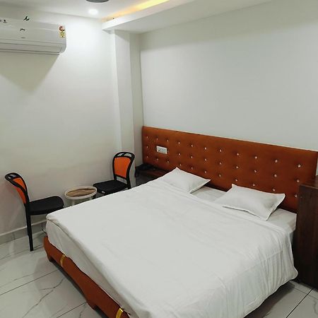 Hotel Shree Kedar Palace Ujjain Buitenkant foto