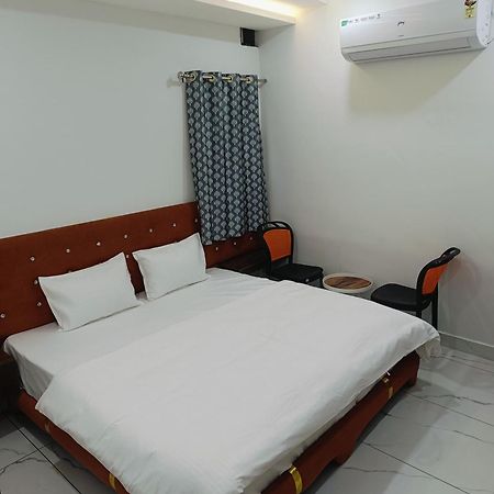 Hotel Shree Kedar Palace Ujjain Buitenkant foto