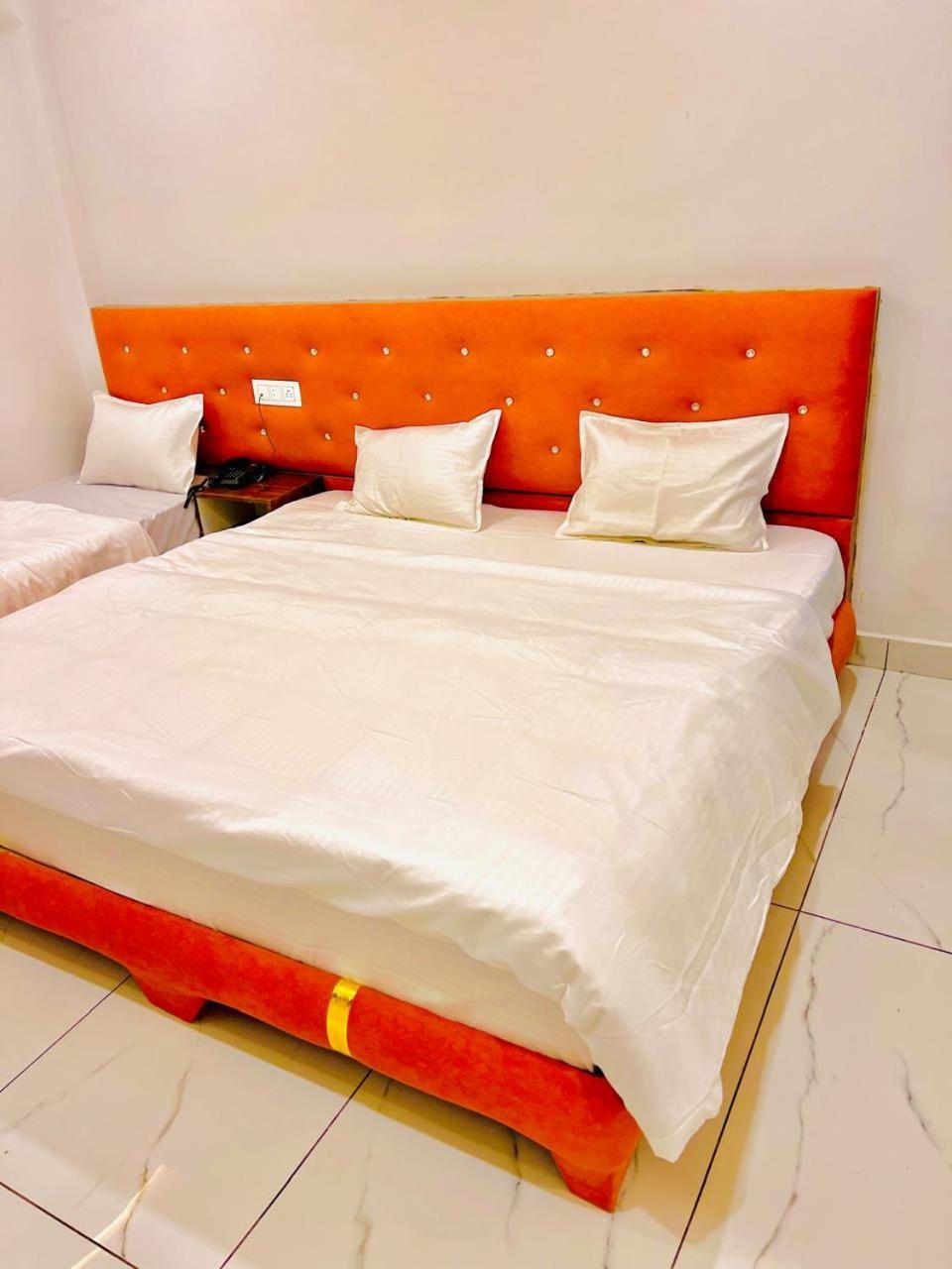 Hotel Shree Kedar Palace Ujjain Buitenkant foto