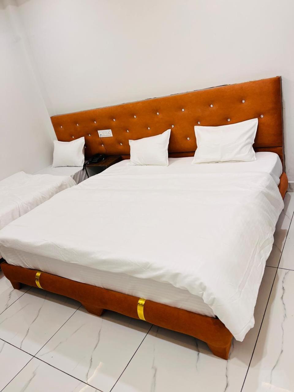 Hotel Shree Kedar Palace Ujjain Buitenkant foto