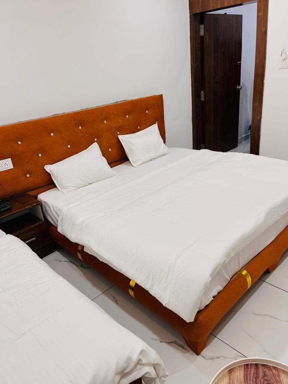 Hotel Shree Kedar Palace Ujjain Buitenkant foto
